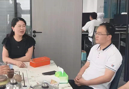 盼春风|安溪县西坪镇湖岭村书记莅临云不凡了解智慧健康机器人
